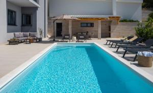 Seaview Villa ELZA with heated pool, summer kitchen, gym, seaviews