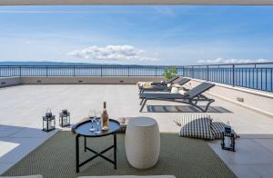 Seaview Villa ELZA with heated pool, summer kitchen, gym, seaviews