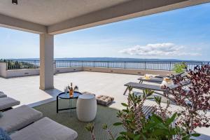 Seaview Villa ELZA with heated pool, summer kitchen, gym, seaviews