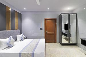 Hotel Preet Inn 05 Mints Walking Distance Nizamuddin Railway Station