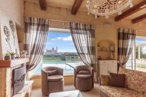 Twilight Gozitan Farmhouse With Pool - Happy Rentals