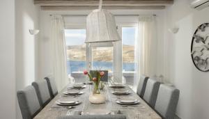 "Short walk to 4 beaches" villa, by CalypsoSunsetVillas