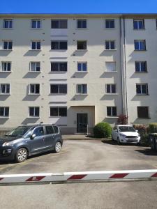 Appartements Terrasse, vue sur jardin arbore et place de parking : Studio