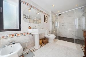 Charming Andalusian style villa in Nueva Andalucia