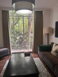 Condesa Residence Campeche 6 2BR, 1BA Apartment with Expansive Living Space