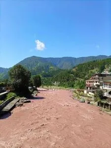 Riveria The Edge Hotel - Bālākot