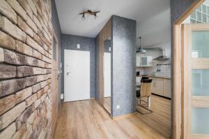 Wola Jana Kazimierza Chic Apartment by BookingHost