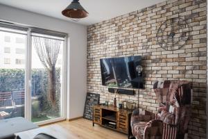 Wola Jana Kazimierza Chic Apartment by BookingHost