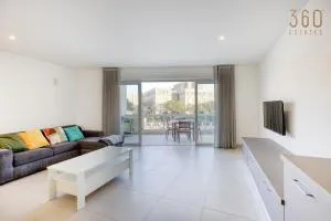 Lovely designer 3BR Apt with Private Terrace with BBQ by 360 Estates - Pieta