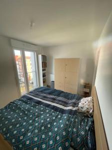 Appartements Appartement tres lumineux proche Metro Asnieres : photos des chambres