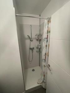 Appartements Appartement tres lumineux proche Metro Asnieres : photos des chambres