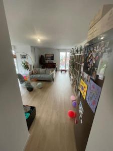 Appartements Appartement tres lumineux proche Metro Asnieres : photos des chambres