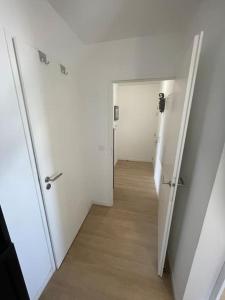 Appartements Appartement tres lumineux proche Metro Asnieres : photos des chambres