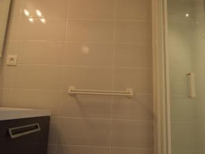 B&B / Chambres d'hotes Charmante Chambre Coquelicot : calme, activites variees, acces independant, parking securise. - FR-1-591-450 : photos des chambres