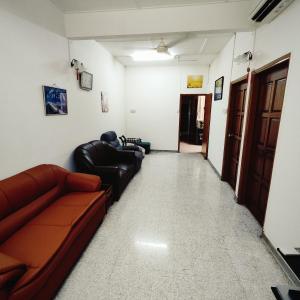 Cheras Landed Homestay 4BR - 10Pax - MRT Suntex