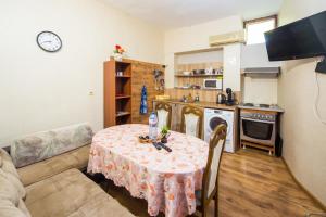 The Square - Old Flat with 2 bedrooms, 1st fl