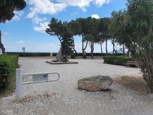 Caravelle T1 lumineux au calme à 5 mn de la mer