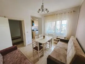 Cozy Retreat with City View - Dergjinaj