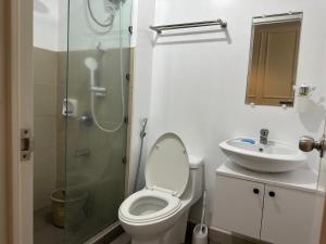 "Stylish Loft Condo with High-Speed WiFi at Avida Towers"