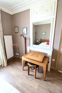 Appartements Le Bercail : Apt avec balcon et parking, vue phare! : photos des chambres