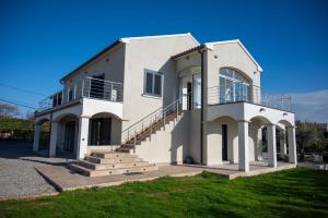 Maisons de vacances Rez de maison neuve Piscine WiFi Poolhouse en Pierre : photos des chambres