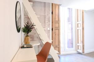 For You Rentals Céntrico y Luminoso Estudio TEMPORAL Dúplex en Madrid EST23