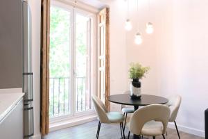 For You Rentals Céntrico y Luminoso Estudio TEMPORAL Dúplex en Madrid EST23