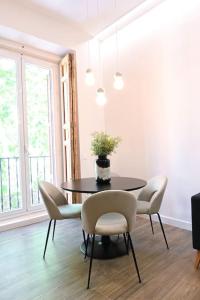 For You Rentals Céntrico y Luminoso Estudio TEMPORAL Dúplex en Madrid EST23