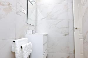 For You Rentals Céntrico y Luminoso Estudio TEMPORAL Dúplex en Madrid EST23