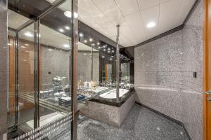 Deluxe Twin Room with Creek View room in Hilton Dubai Creek
