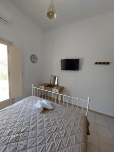 Maritinas house in Vroutsi