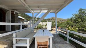 light house kule , değirmen deniz manzaralı taş villa