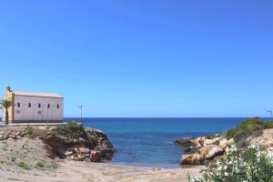 Grande corner villa in Isla Plana by the sea