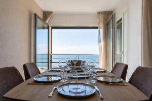 Agosta: Terrace with sea view - Luxury flat | By Airnest