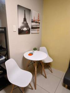 Comfy unit at SMDC Breeze Residences near PICC, MOA, NAIA Airport, CCP with a view!