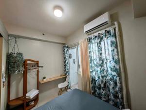 Comfy unit at SMDC Breeze Residences near PICC, MOA, NAIA Airport, CCP with a view!