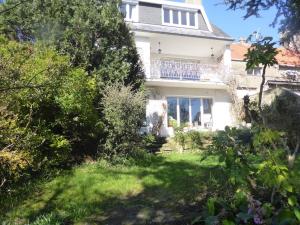 Très grande maison lumineuse et toute équipée.