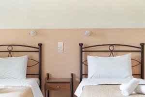 Sandy Maria studio 103