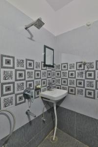 Divine Glory Hotel