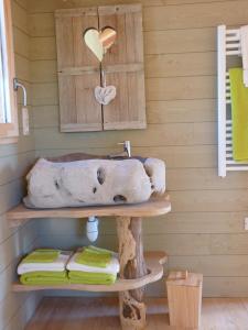 B&B / Chambres d'hotes Cabane-hobbit de Samsaget : photos des chambres