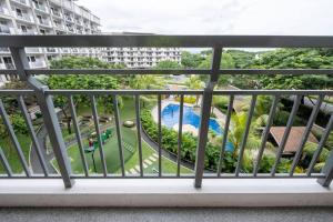 2BR Fully Air-Conditioned Staycation PLUS Free Parking