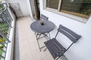 2BR Fully Air-Conditioned Staycation PLUS Free Parking