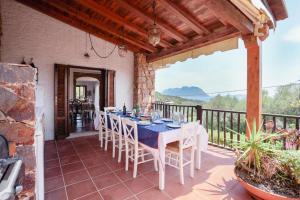 Villa Azzurra , piscina, parcheggio e vista mare