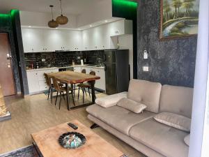 Boulevard Apartment
