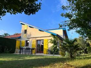 Jolie maison de vacances avec terrasse et jardin - Lévignacq