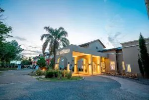 Howard Johnson Plaza Villa Carlos Paz - 维拉帕尔克西基曼