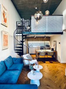 Luxury Docklands Loft 2B1B River view & Free parking