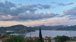 light house kule , değirmen deniz manzaralı taş villa