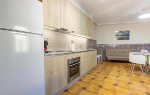 Cozy Apartment In Orihuela With Wifi