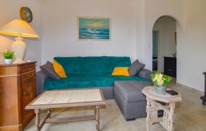 2 Bedroom Stunning Home In San-Giuliano